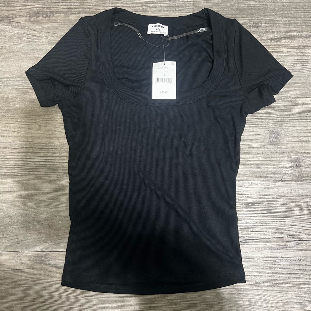 COTTON ON black t-shirt size S